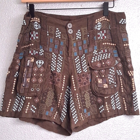 EUC Johnny Was Olive Embroidered Draper Shorts   Size 2 - Picture 1 of 13
